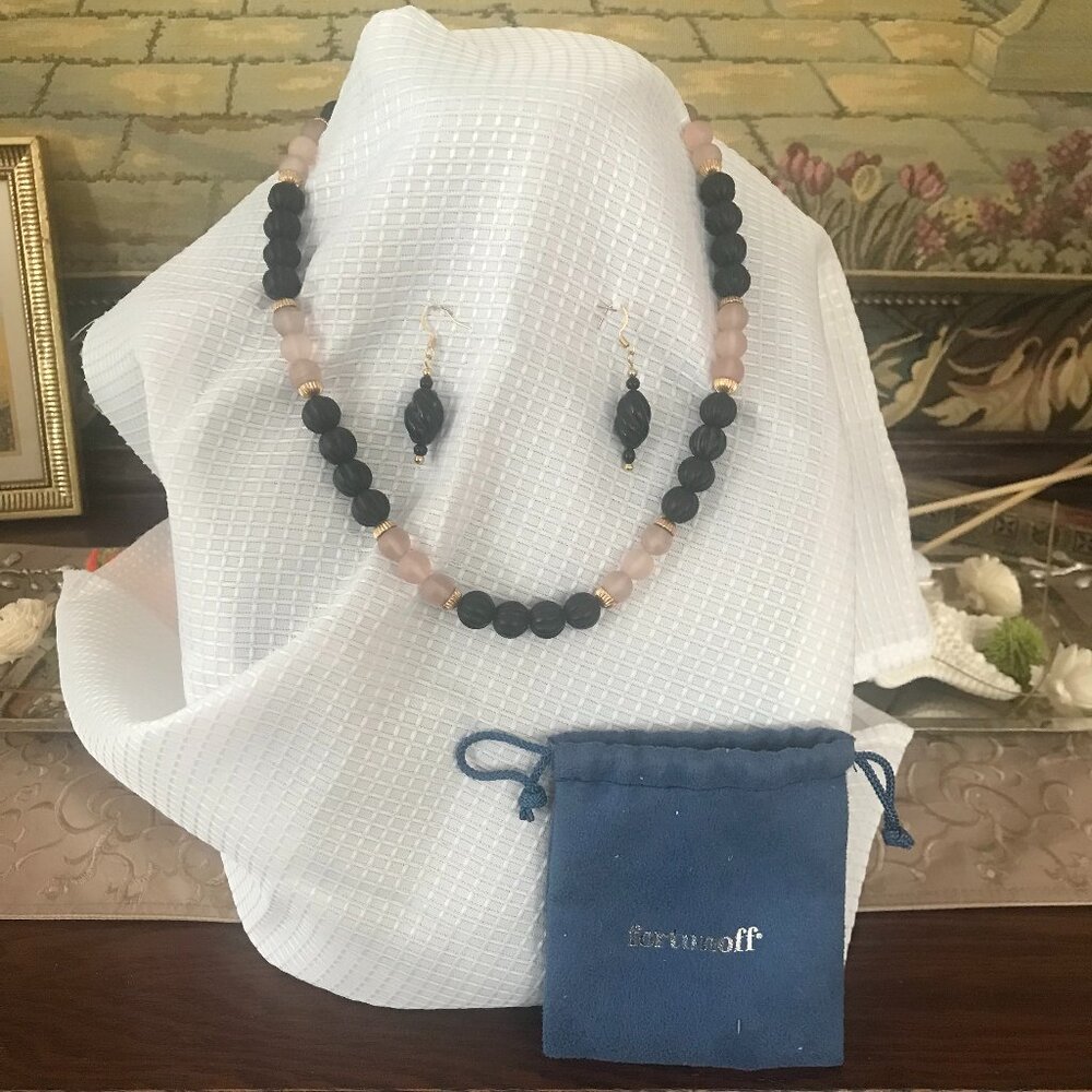 FORTUNOFF: VINTAGE 1997 CZEC BLACK AND PINK GLASS BEADED NECKLACE AND EARRINGS